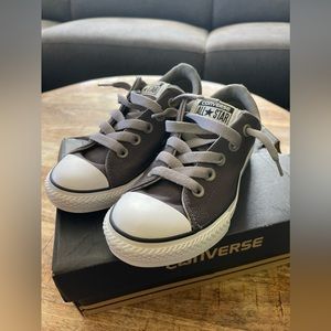 Kids like new gray converse size 1
